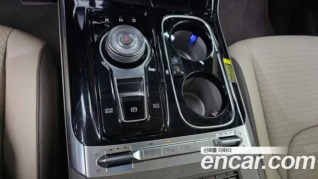Kia Carnival 2021 — Photo 9/20