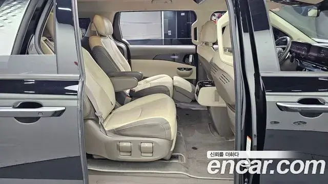 Kia Carnival 2021 — Photo 12/20