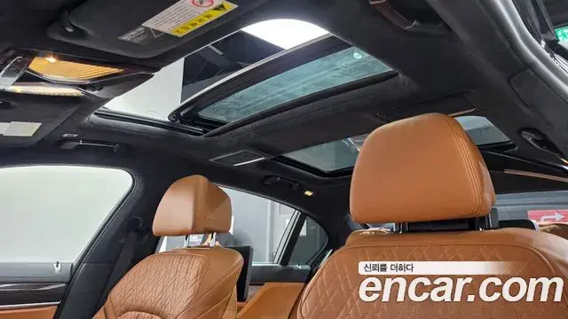 BMW 7 Series 2020 — Фото 19/20