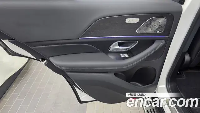 Mercedes-Benz GLE-Class 2023 — Şəkil 30/32