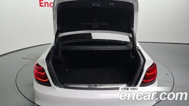 Kia The K9 2020 — Photo 20/20