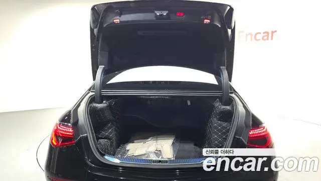 Mercedes-Benz S-Class 2023 — ფოტო 19/34