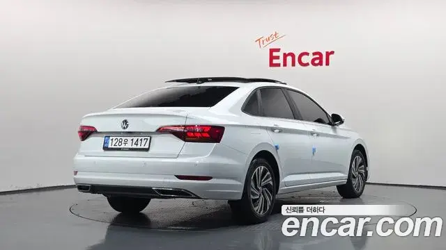 Volkswagen Jetta 2021 — Фото 2/20