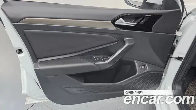 Volkswagen Jetta 2021 — ფოტო 24/31