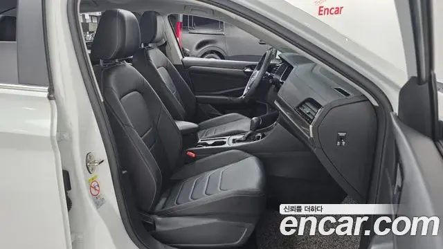 Volkswagen Jetta 2021 — ფოტო 12/31