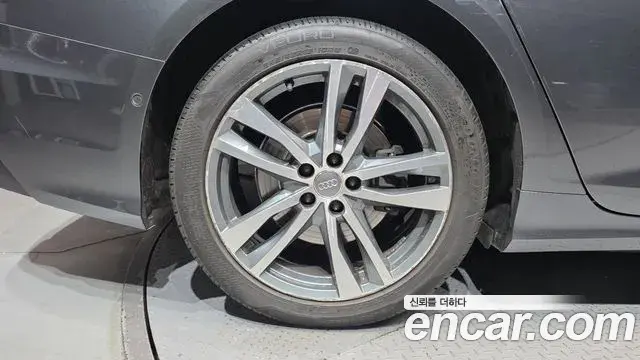 Audi A6 2020 — Şəkil 18/32
