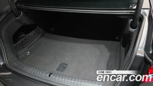 Audi A6 2020 — Şəkil 12/32