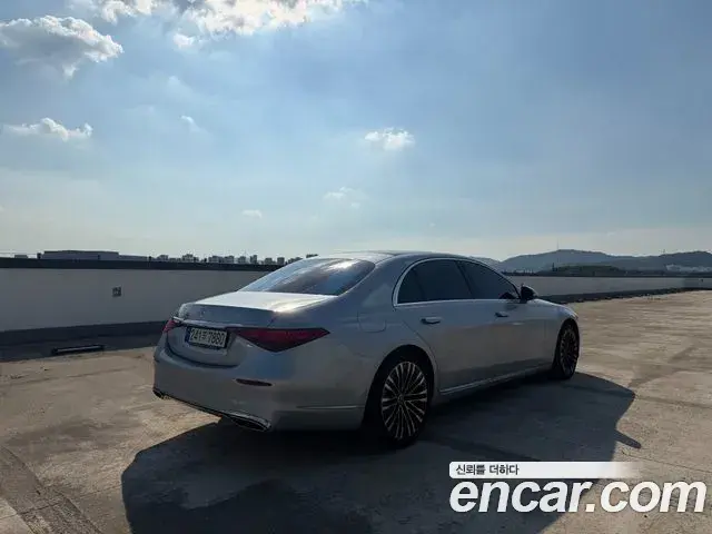 Mercedes-Benz S-Class 2021 — Photo 4/11