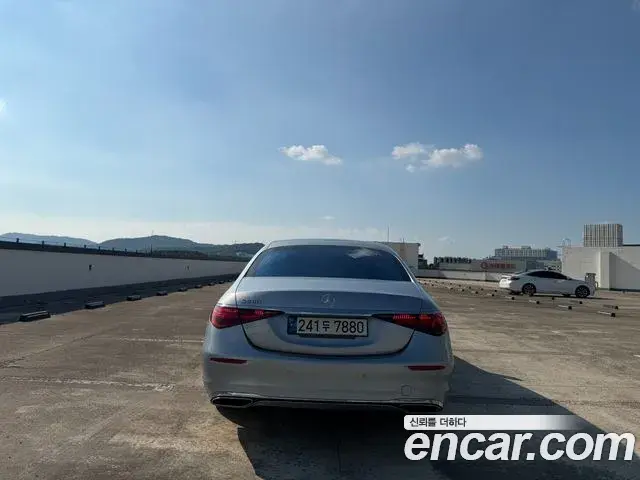 Mercedes-Benz S-Class 2021 — Photo 8/11
