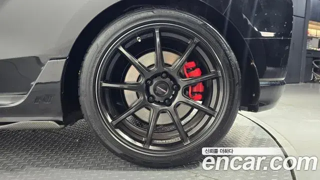 Hyundai Veloster 2019 — Şəkil 28/30