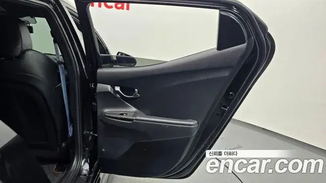 Hyundai Veloster 2019 — Şəkil 6/30