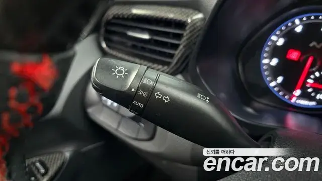 Hyundai Veloster 2019 — Şəkil 19/30