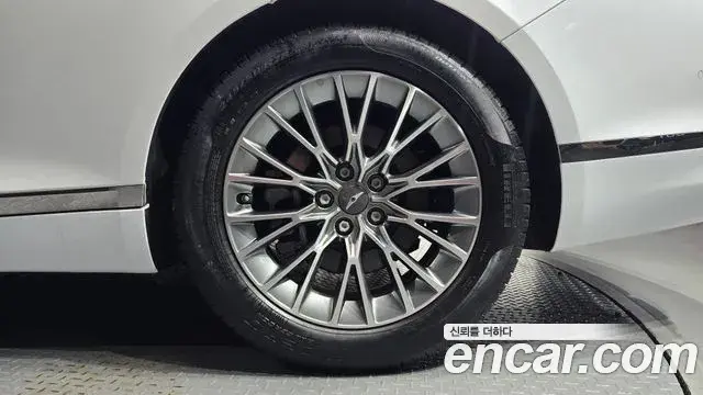 Genesis G80 2023 — ფოტო 13/31