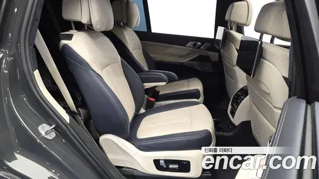 BMW X7 2022 — Şəkil 17/20