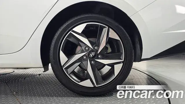 Hyundai The New Avante Hybrid 2022 — Şəkil 14/31