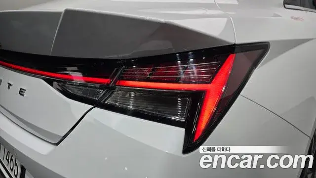 Hyundai The New Avante Hybrid 2022 — Şəkil 25/31