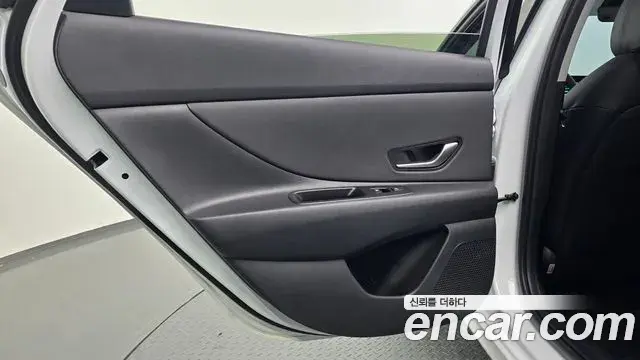 Hyundai The New Avante Hybrid 2022 — Şəkil 16/31