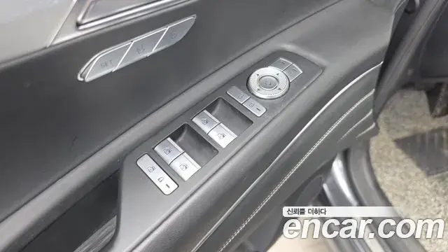 Genesis GV80 2020 — Photo 29/33