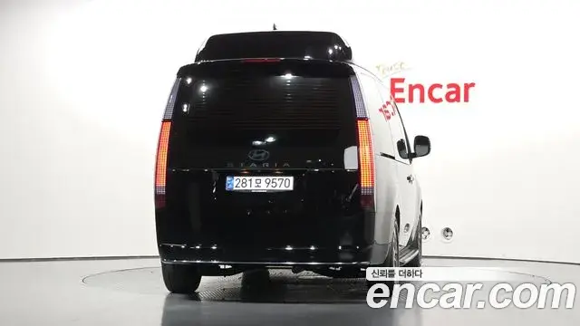 Hyundai Staria 2025 — Şəkil 17/20