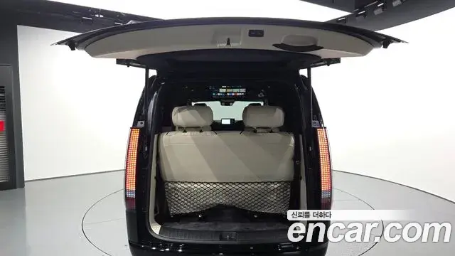 Hyundai Staria 2025 — Şəkil 16/20