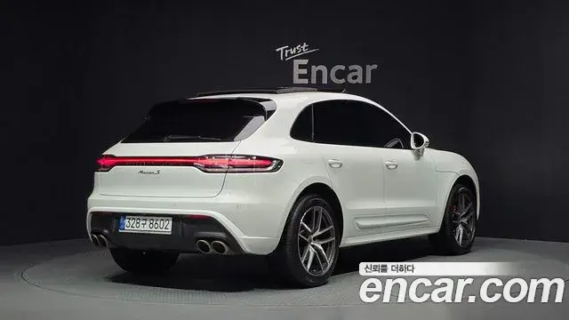 Porsche Macan 2022 — Şəkil 10/31