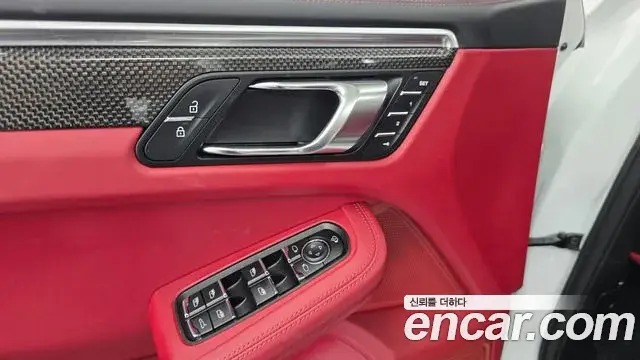 Porsche Macan 2022 — Şəkil 8/31