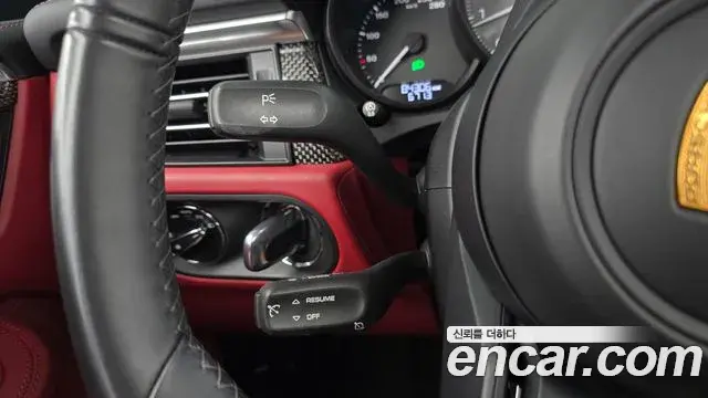 Porsche Macan 2022 — Şəkil 22/31