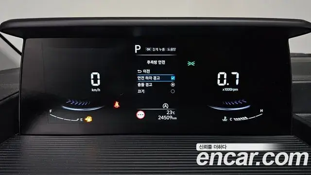 Hyundai Staria 2024 — Фото 8/20