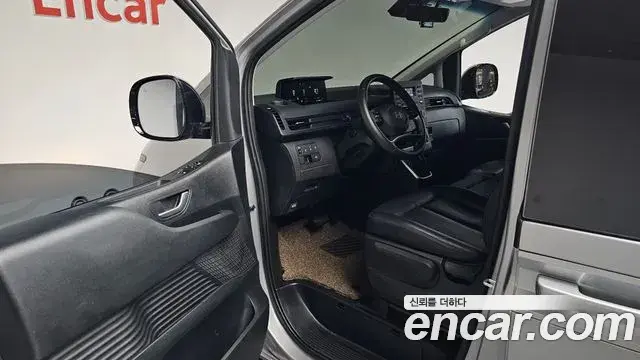 Hyundai Staria 2024 — Фото 10/20