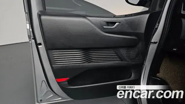 Hyundai Staria 2024 — Şəkil 29/31