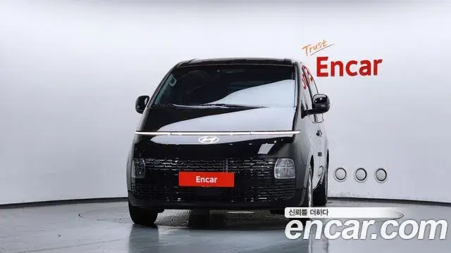 Hyundai Staria 2025 — Photo 8/20
