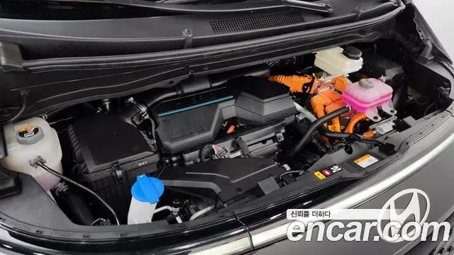 Hyundai Staria 2025 — Photo 20/20