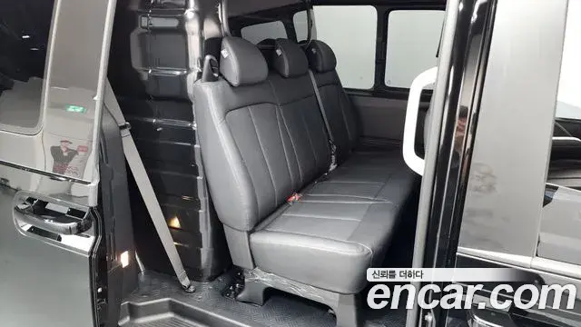 Hyundai Staria 2025 — Photo 10/20