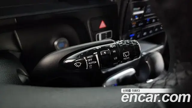 Hyundai Staria 2025 — Photo 2/20