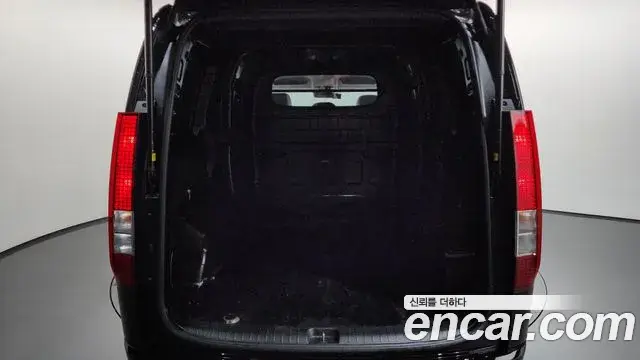 Hyundai Staria 2025 — Photo 16/20