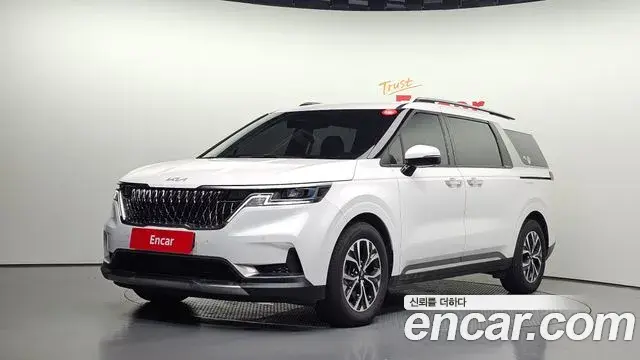 Kia Carnival 2023 — Photo 1/20