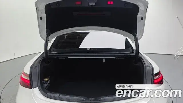 Mercedes-Benz E-Class 2021 — Фото 20/20