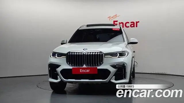 BMW X7 2020 — Photo 26/36
