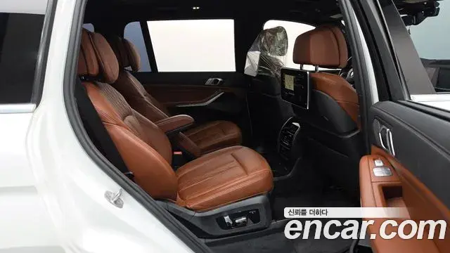 BMW X7 2020 — Photo 19/36