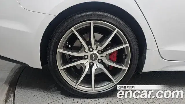 Genesis G70 2018 — ფოტო 25/31