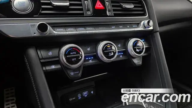 Genesis G70 2018 — ფოტო 20/31