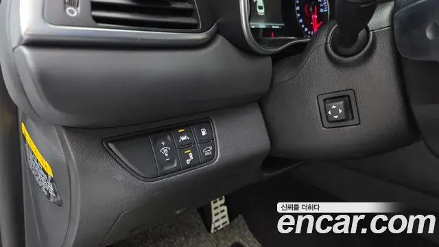Genesis G70 2018 — ფოტო 18/31