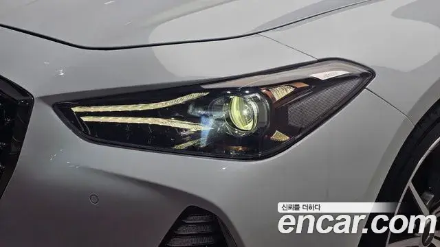 Genesis G70 2018 — ფოტო 16/31