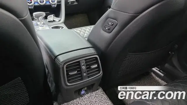 Genesis G70 2018 — ფოტო 2/31