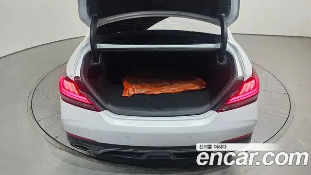 Genesis G70 2018 — ფოტო 12/31