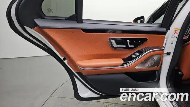 Mercedes-Benz S-Class 2022 — ფოტო 30/36