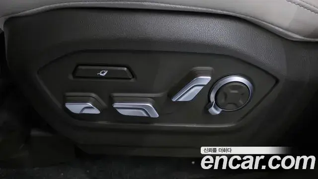 Hyundai Santa Fe 2024 — Photo 8/39