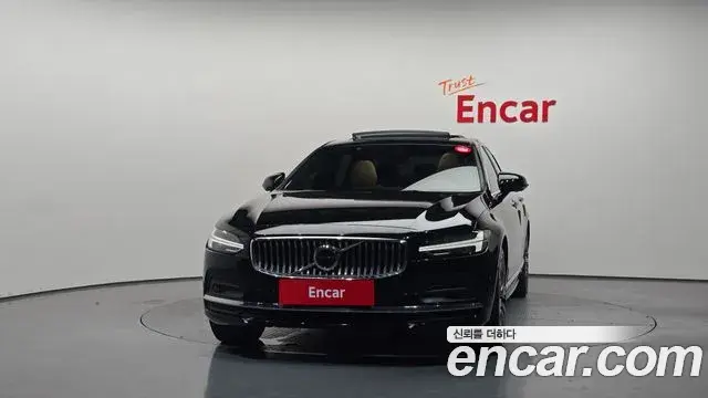 Volvo S90 2021 — Photo 17/33
