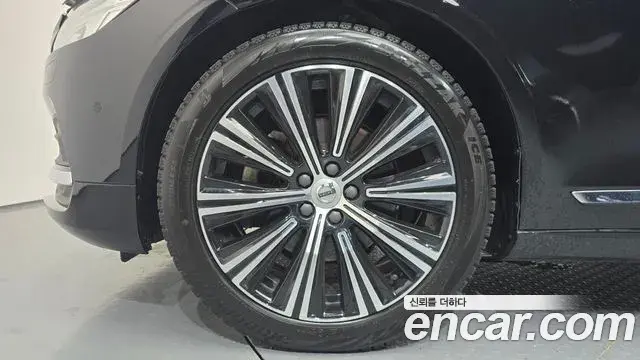 Volvo S90 2021 — Photo 11/33