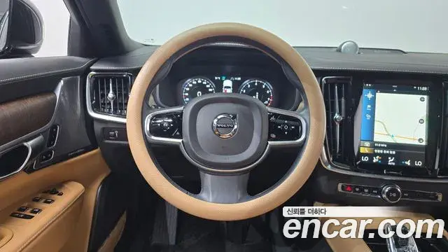 Volvo S90 2021 — Photo 9/33